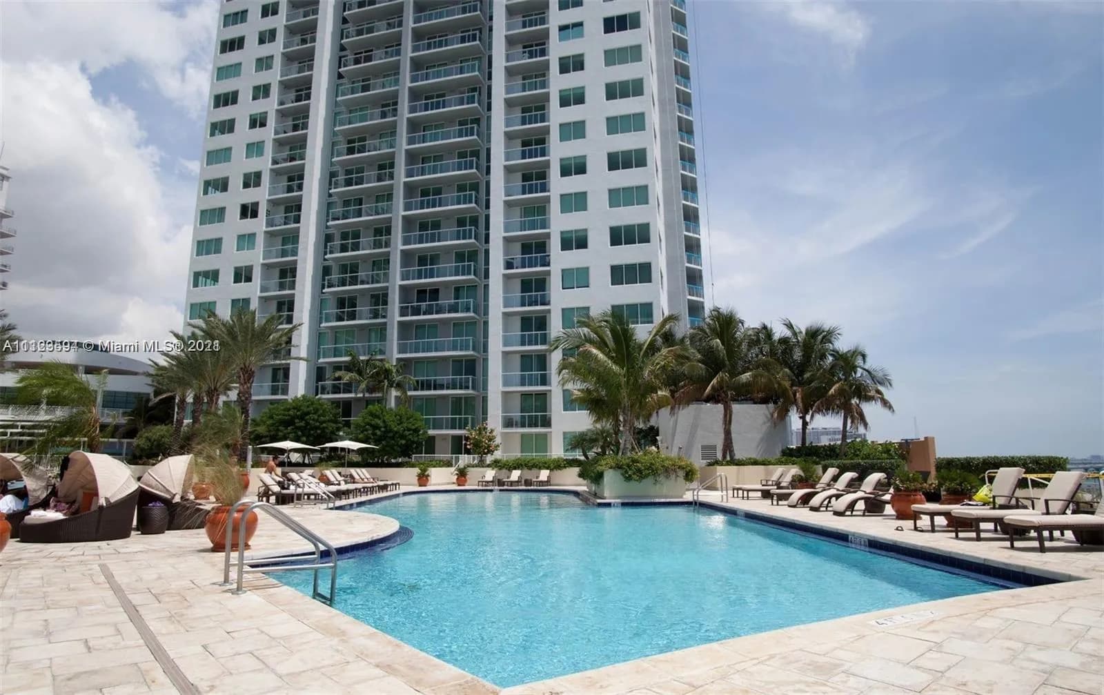 253 NE 2nd St # 2001, Miami FL 33132