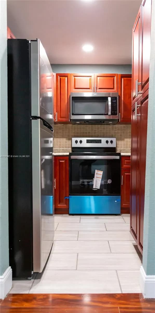 1704 NW 18th St, Fort Lauderdale FL 33311