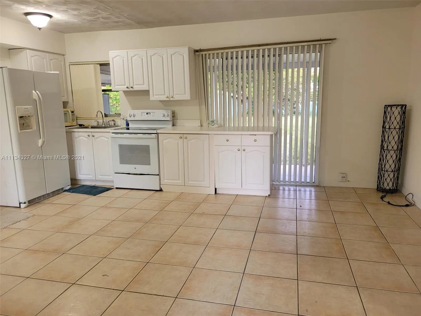 123 SW 68th Ave, Pembroke Pines FL 33023