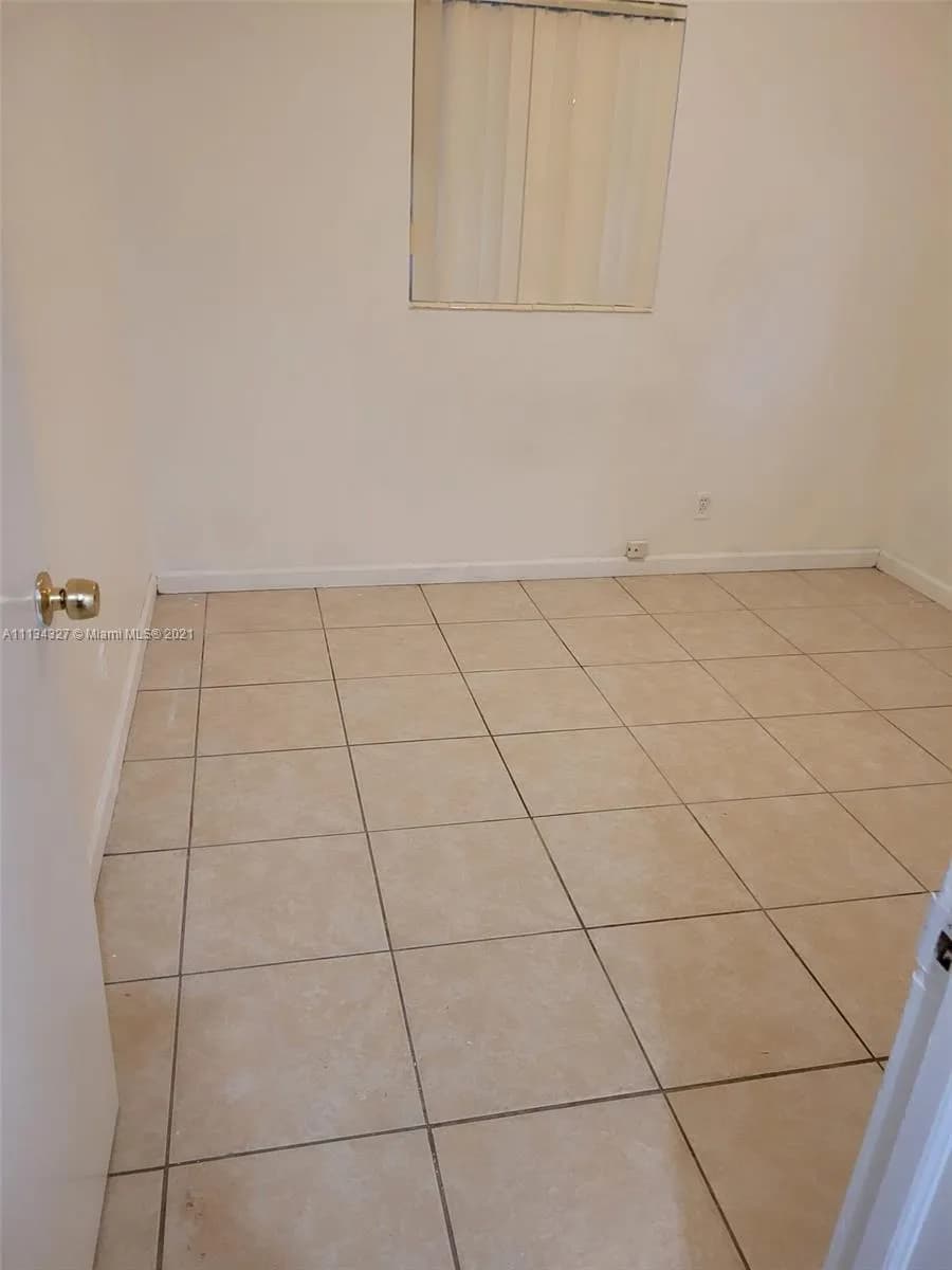 123 SW 68th Ave, Pembroke Pines FL 33023