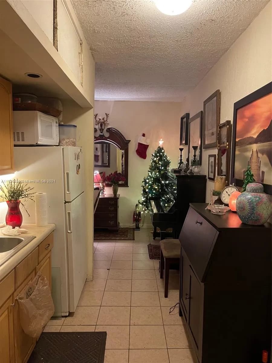 1555 Pennsylvania Ave # 110, Miami Beach FL 33139