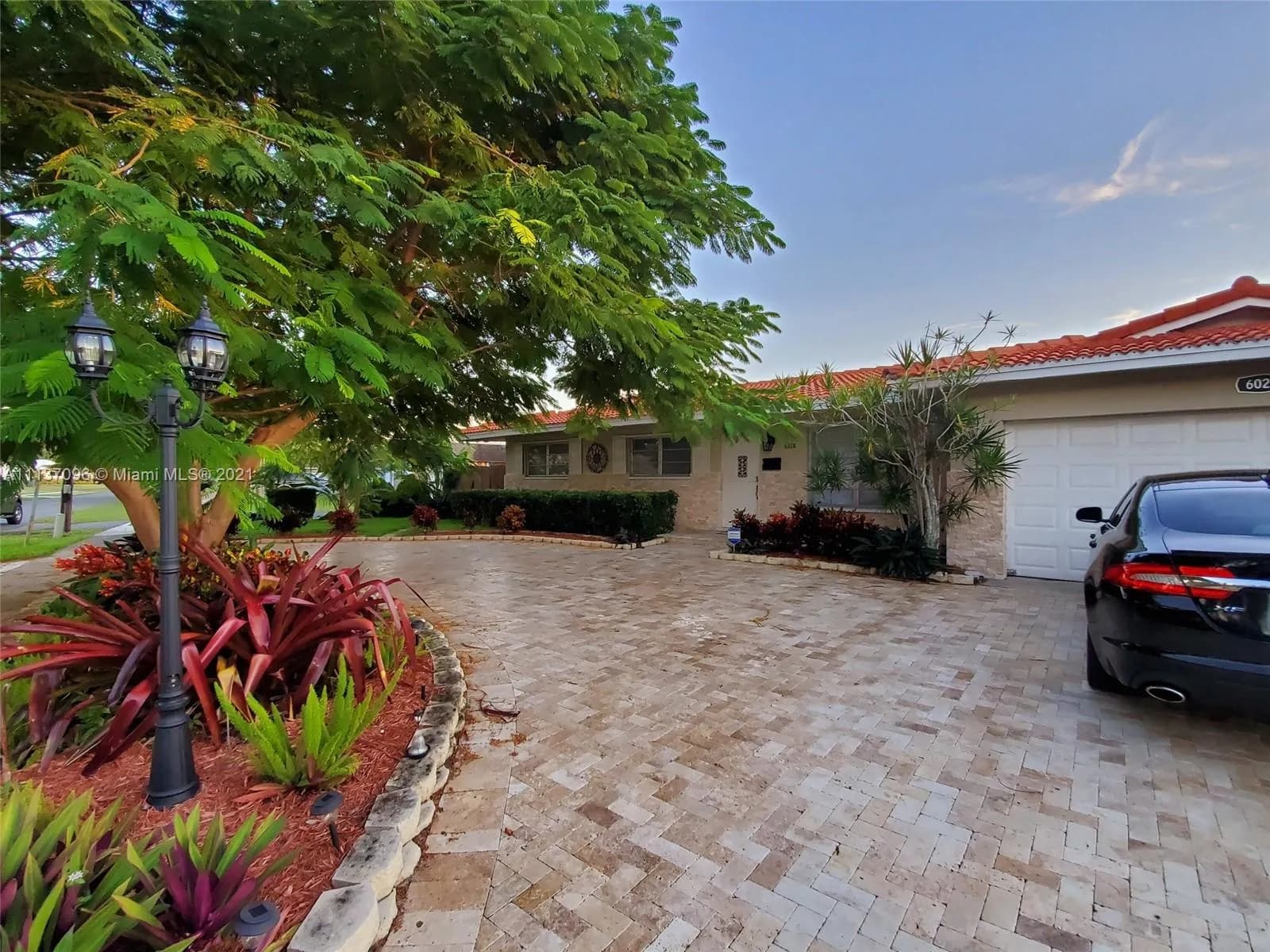 6020 SW 13th St, Plantation FL 33317