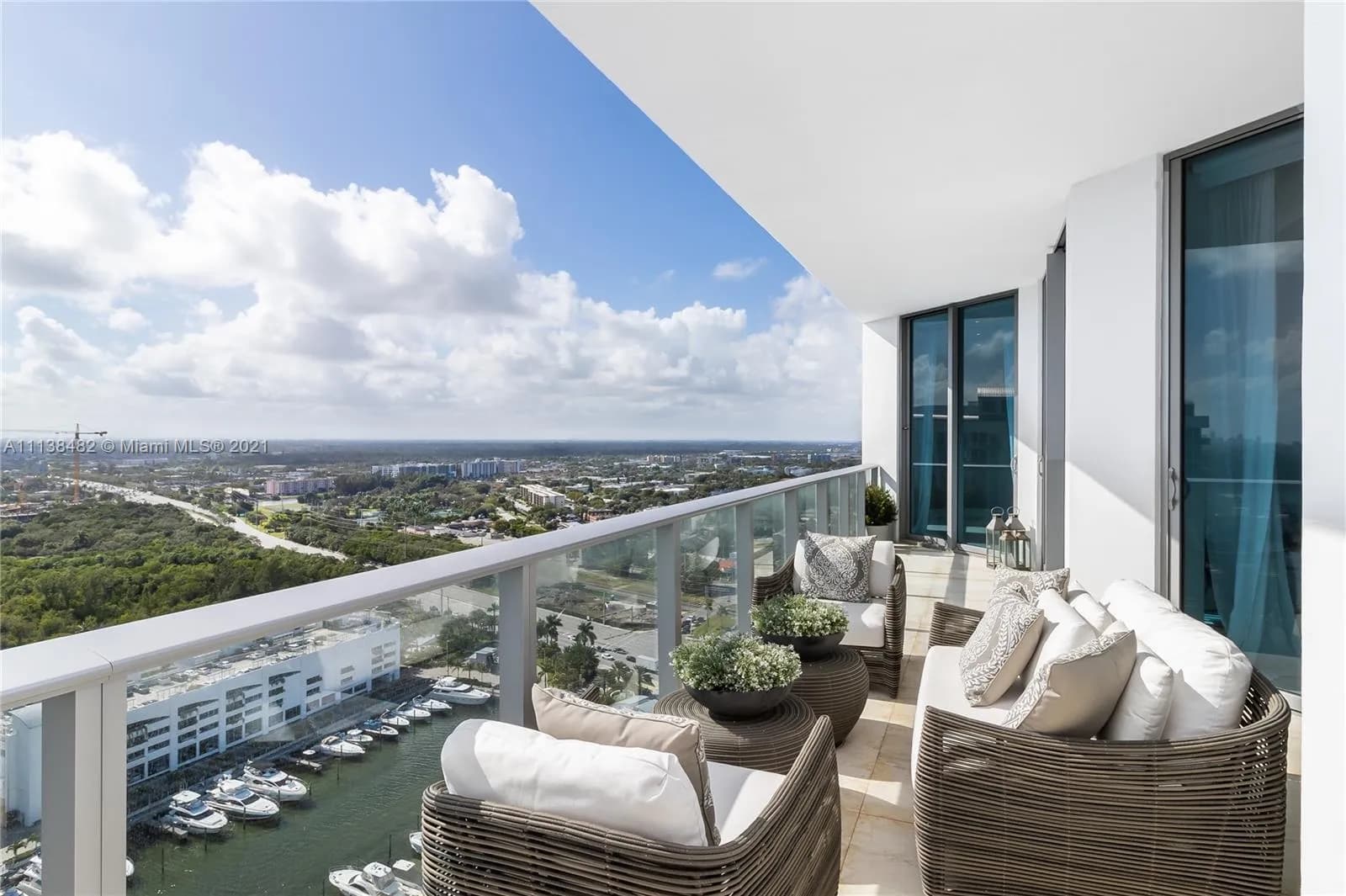 3 bedroom 3 bath for sale at 17301 Biscayne Blvd # 5, North Miami Beach FL 33160