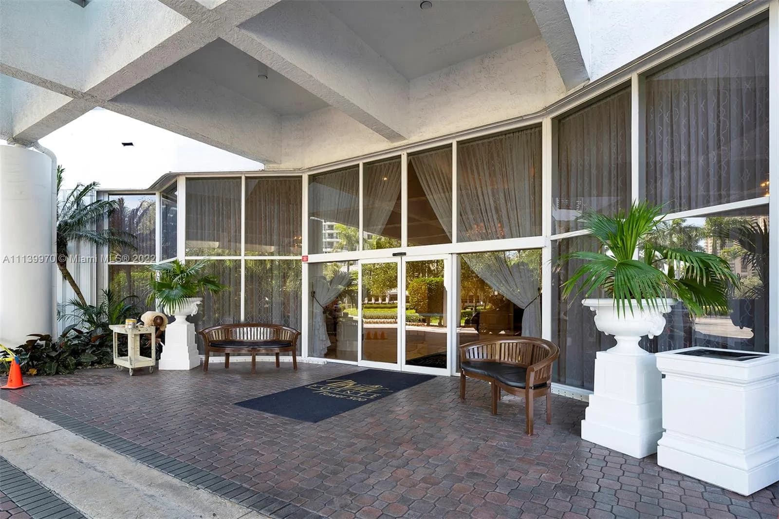 3530 Mystic Pointe Dr # 3008, Aventura FL 33180