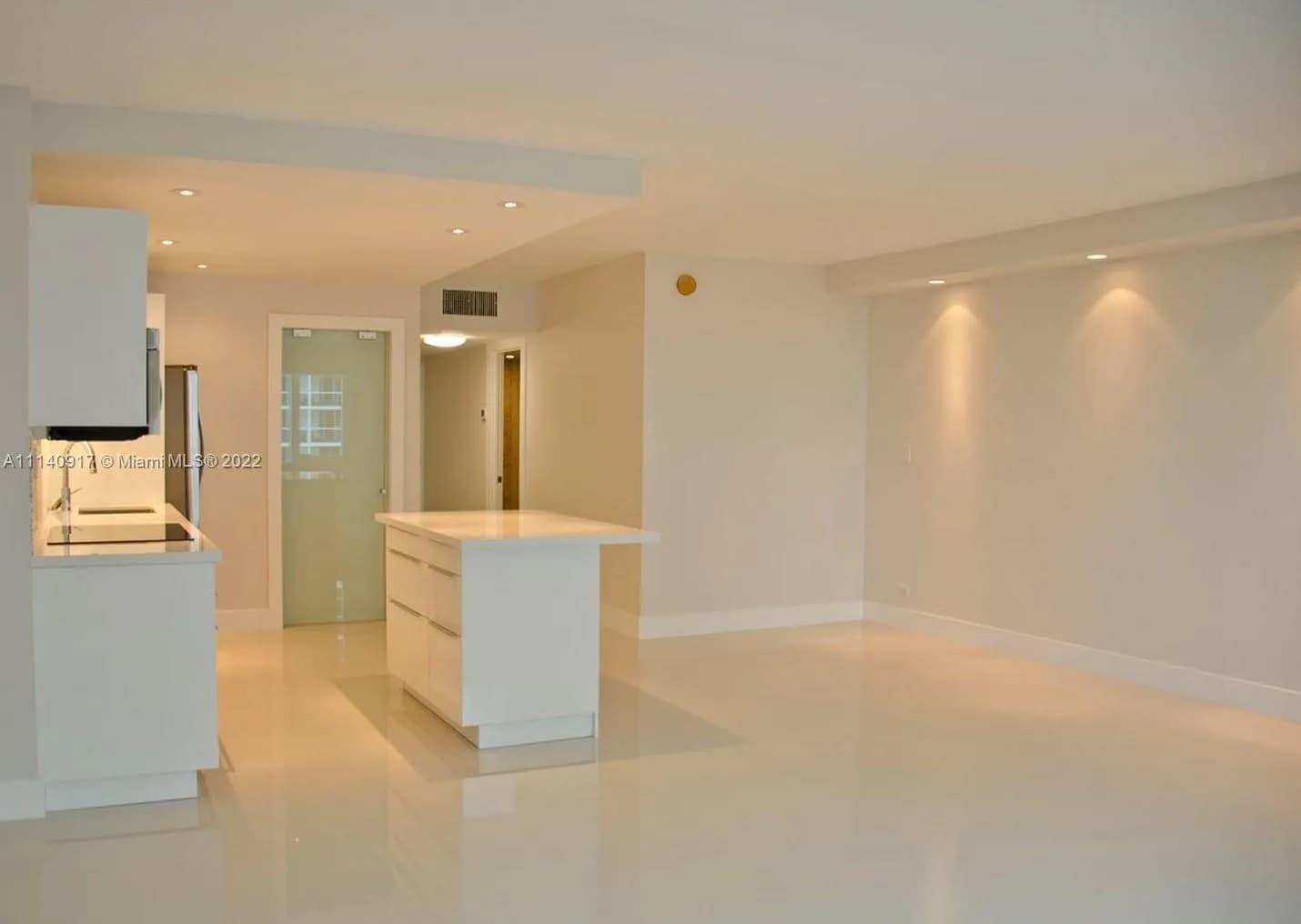 2301 Collins Ave # 912, Miami Beach FL 33139