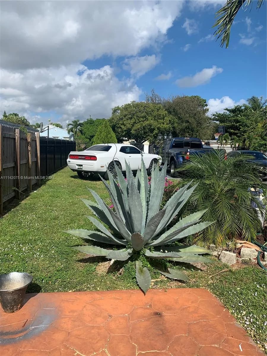 2218 Harding St, Hollywood FL 33020