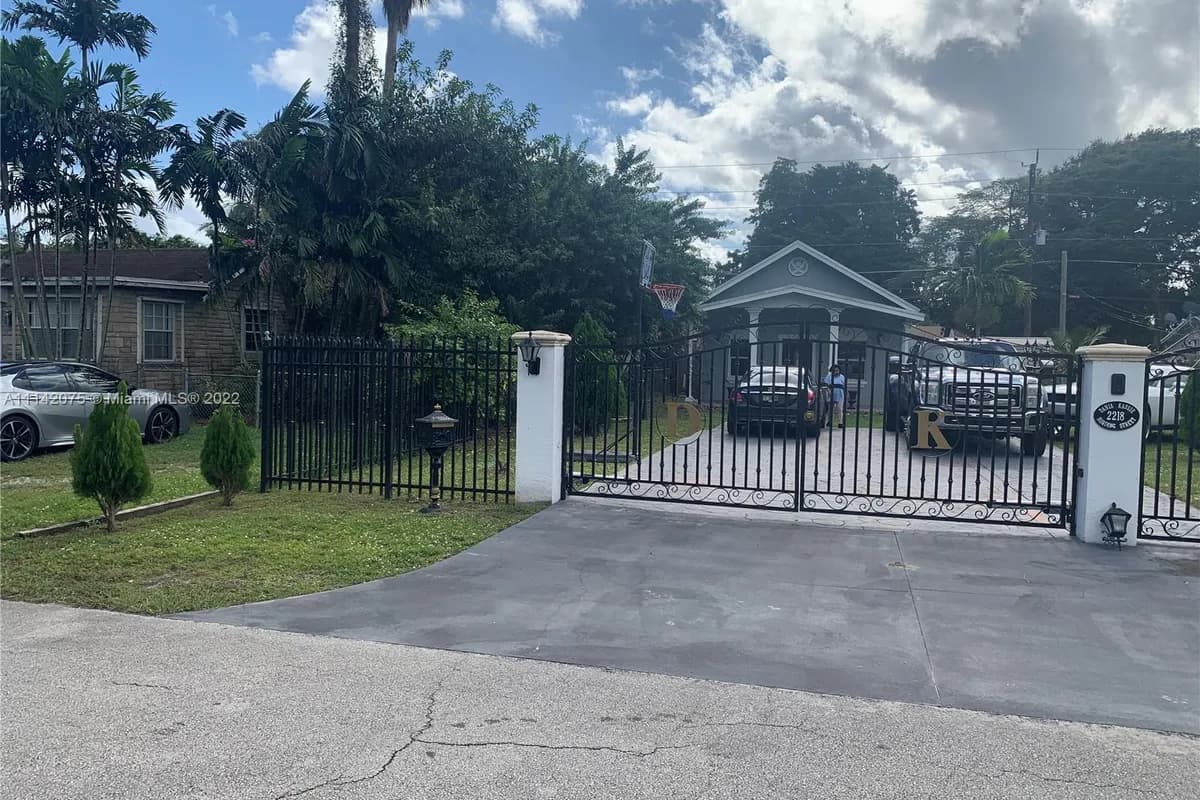 2218 Harding St, Hollywood FL 33020