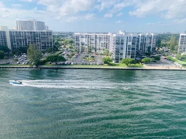 3000 S Ocean Dr # 1012, Hollywood FL 33019