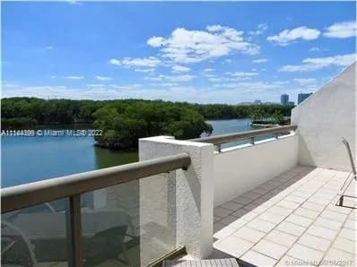 456 Poinciana Dr # 1620, Sunny Isles Beach FL 33160