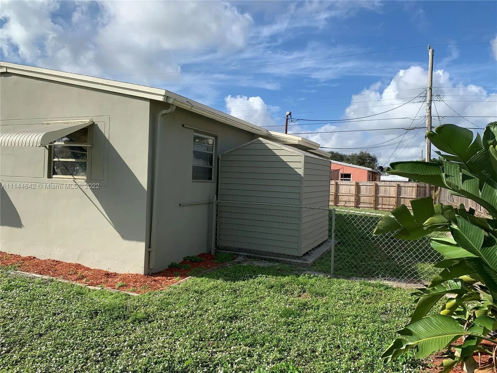 1510 N 68th Ave, Hollywood FL 33024