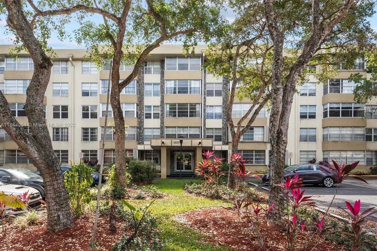 6600 Cypress Rd # 203, Plantation FL 33317