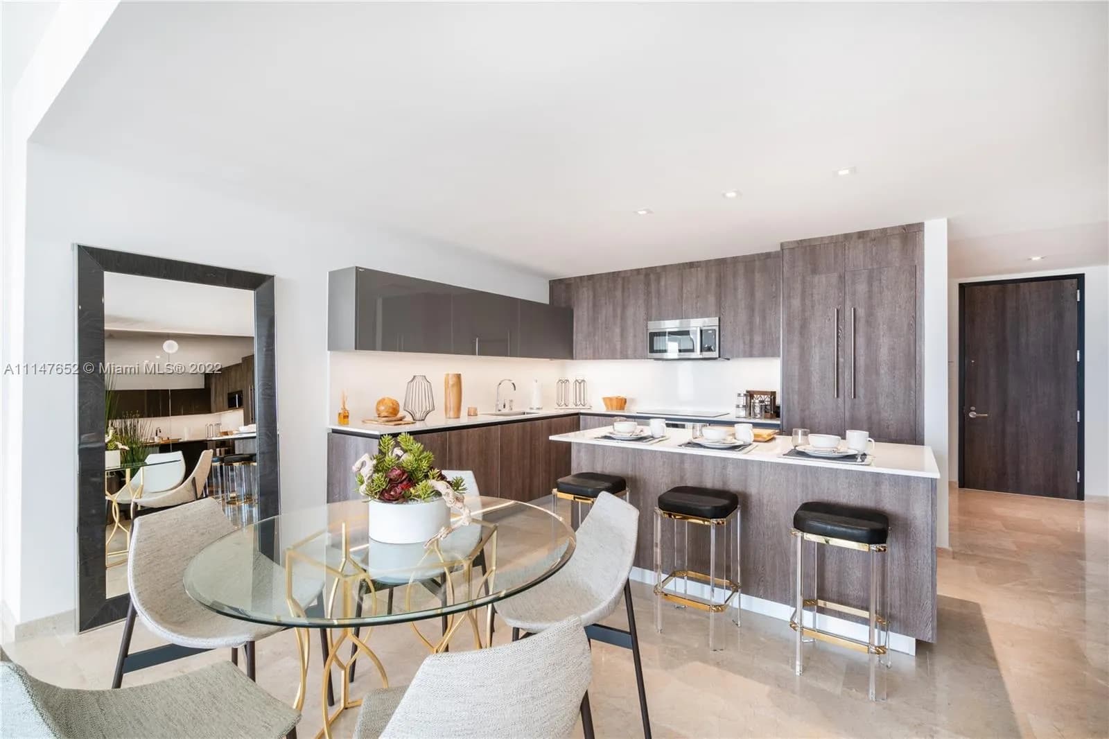 88 SW 7th St # 2104, Miami FL 33130