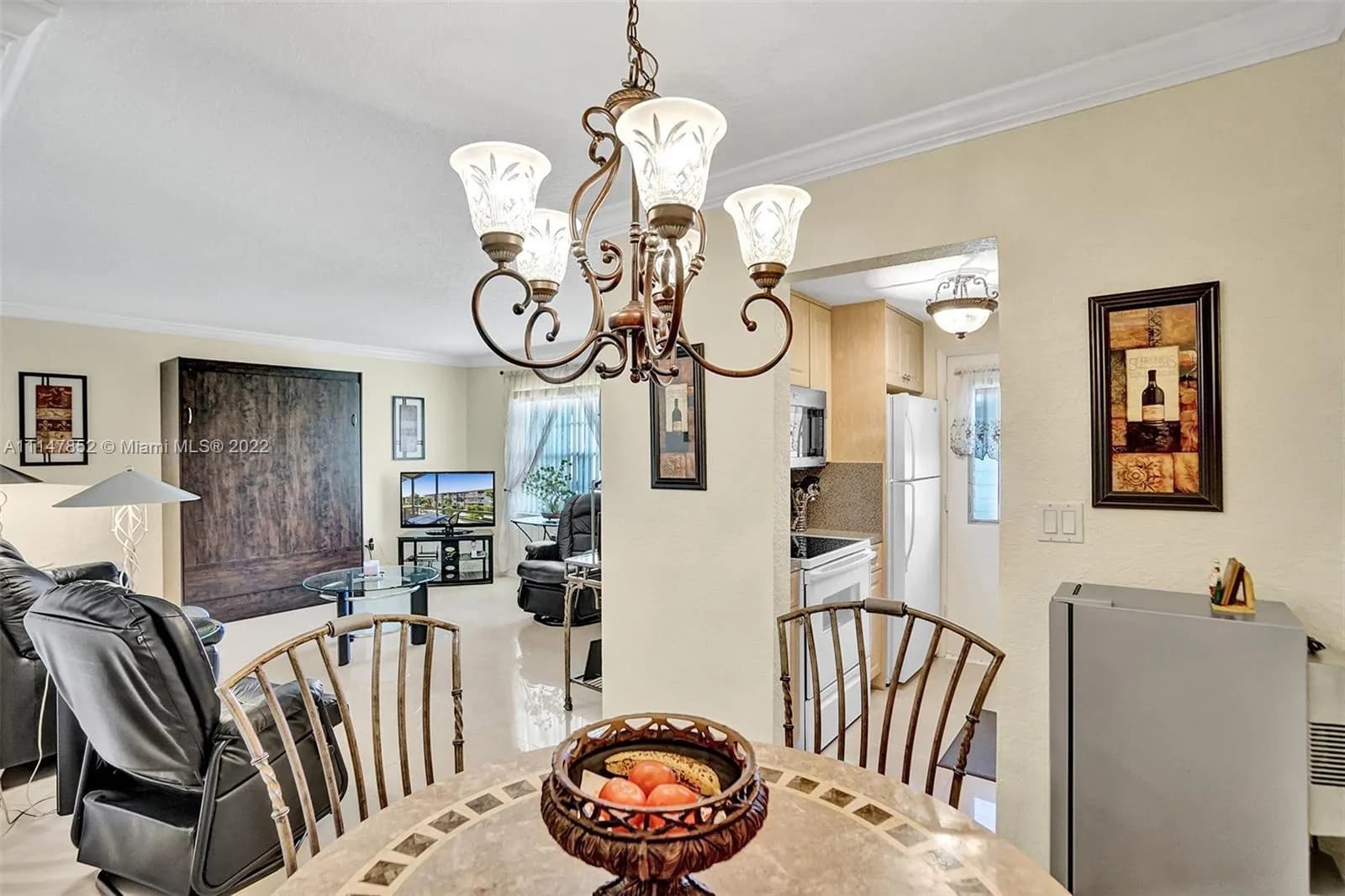 1 bedroom 1 bath for sale at 17090 NE 14th Ave # 206, North Miami Beach FL 33162