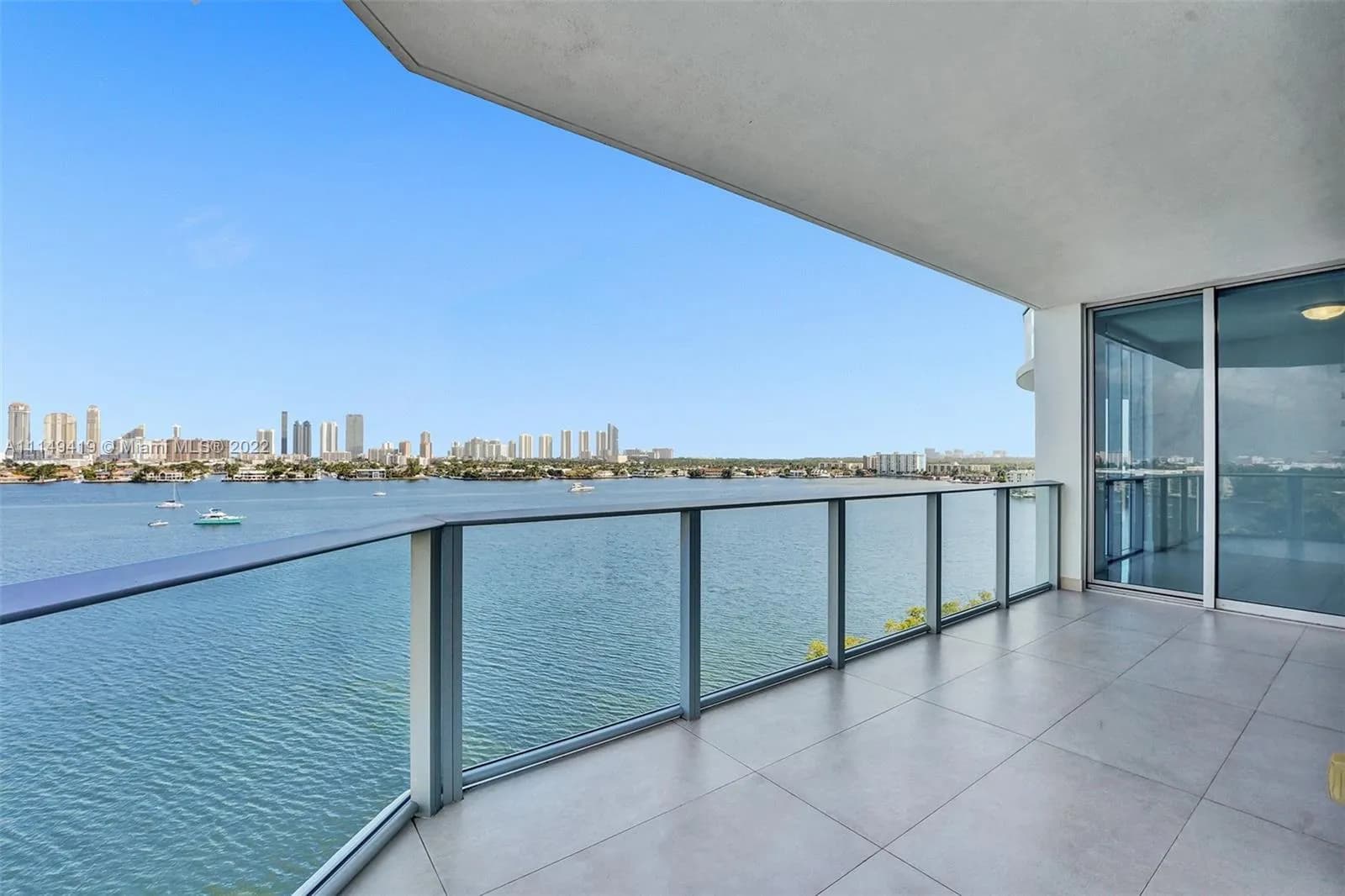 3 bedroom 3 bath for sale at 17111 Biscayne Blvd # 909, North Miami Beach FL 33160