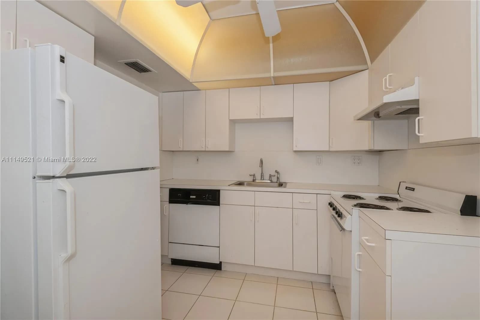 3725 S Ocean Dr # 716, Hollywood FL 33019