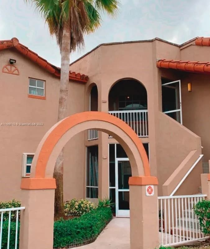 8630 SW 3rd St # 204, Pembroke Pines FL 33025