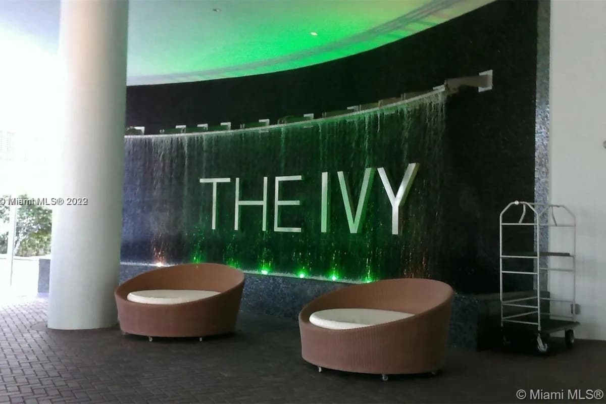 90 SW 3rd St # 15, Miami FL 33130