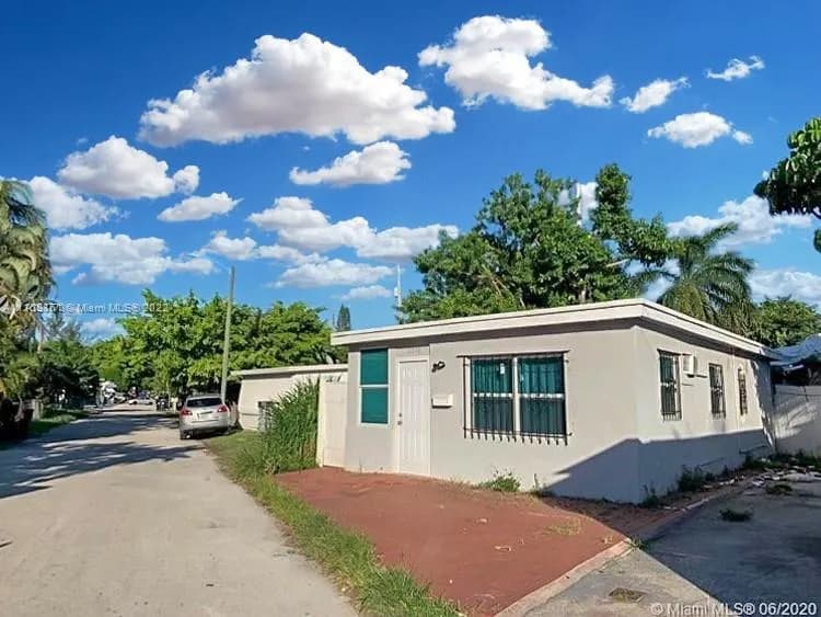 2 bedroom 1 bath for sale at 2370 NE 136th Ter, North Miami Beach FL 33181