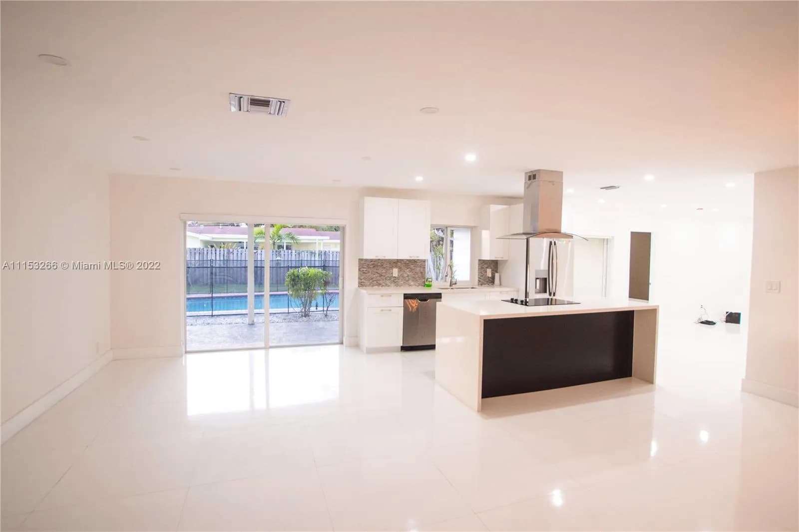 1081 NW 74th Ter, Plantation FL 33313