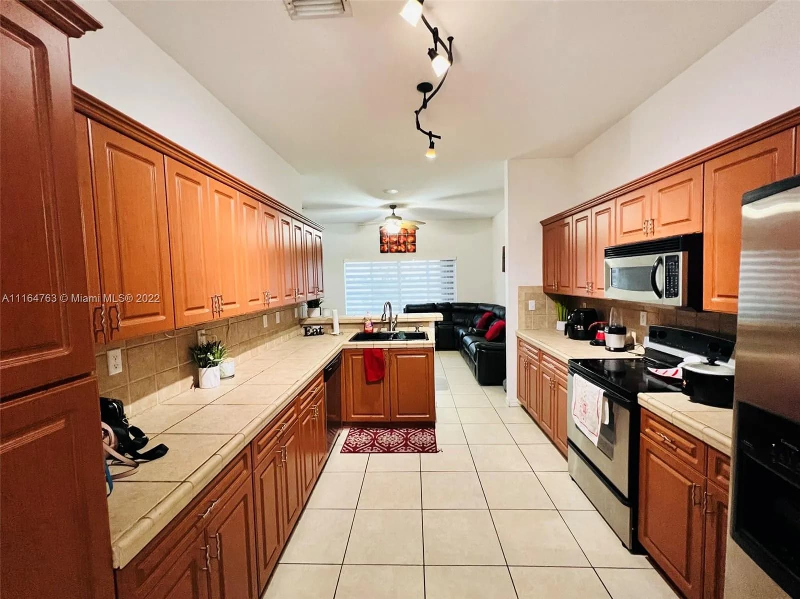 2467 SE 19th St, Homestead FL 33035