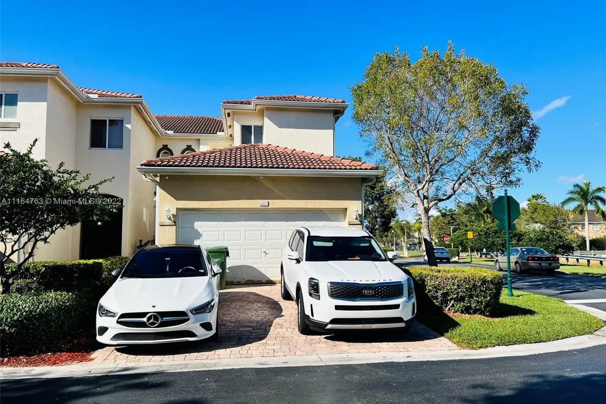 2467 SE 19th St, Homestead FL 33035