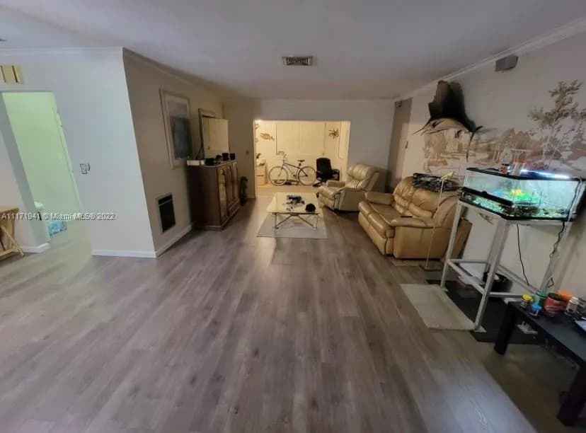 8481 NW 11th St, Pembroke Pines FL 33024