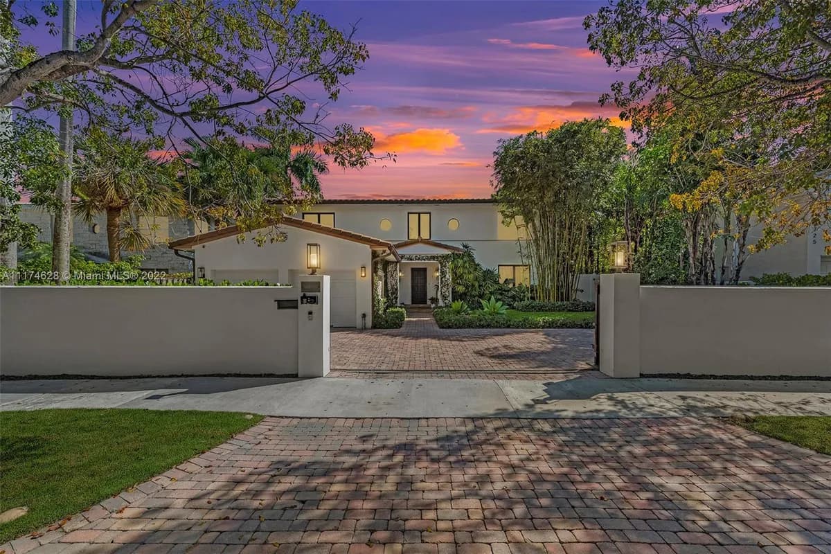 5735 N Bay Rd, Miami Beach FL 33140