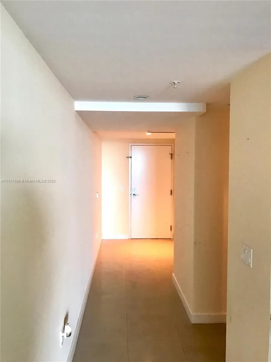 185 SW 7th St # 3503, Miami FL 33130