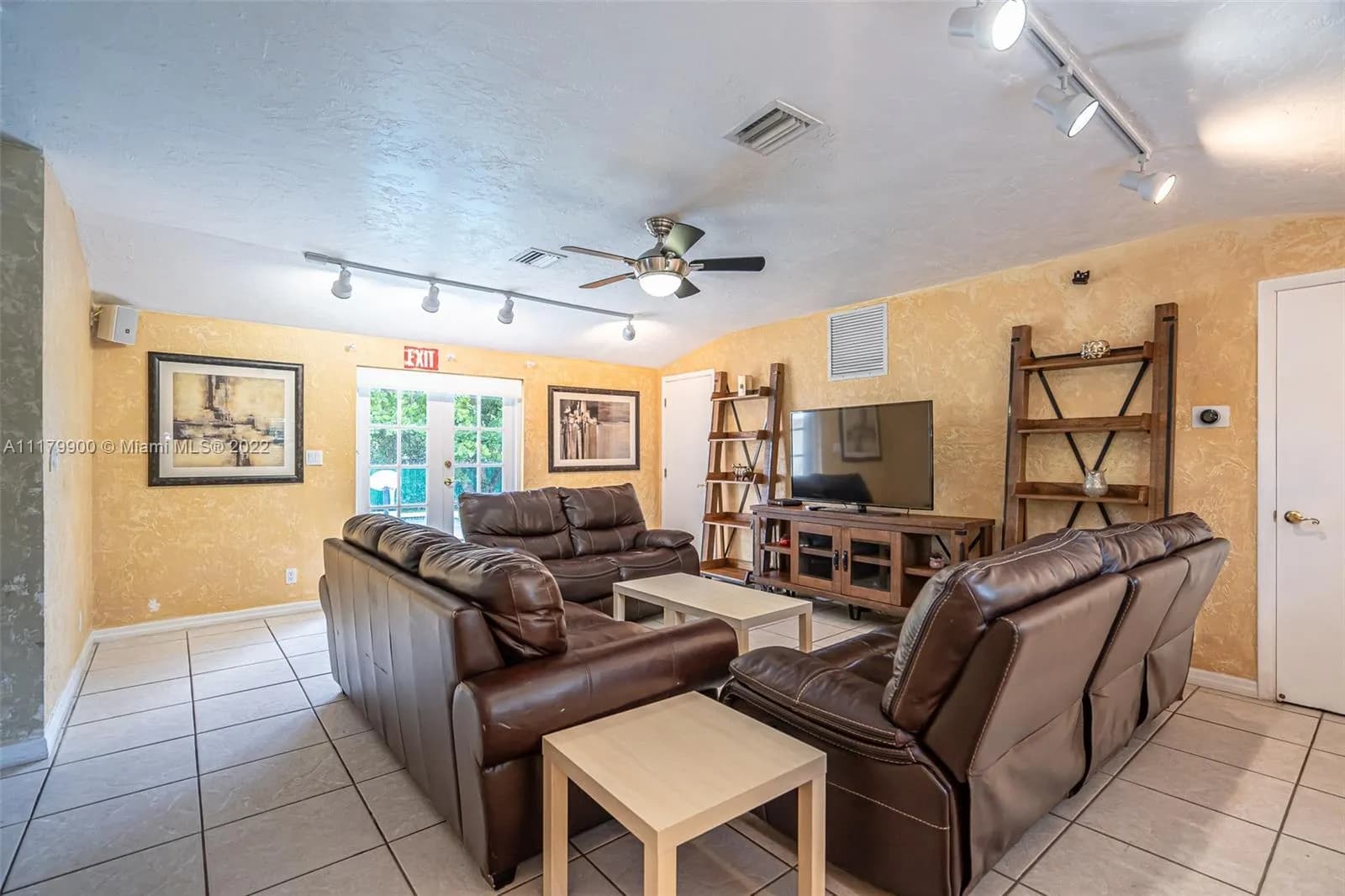 1254 Polk St, Hollywood FL 33019