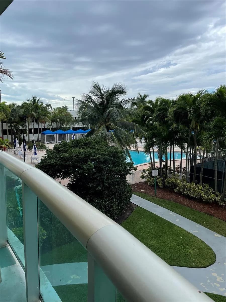 19370 Collins Ave # 212, Sunny Isles Beach FL 33160