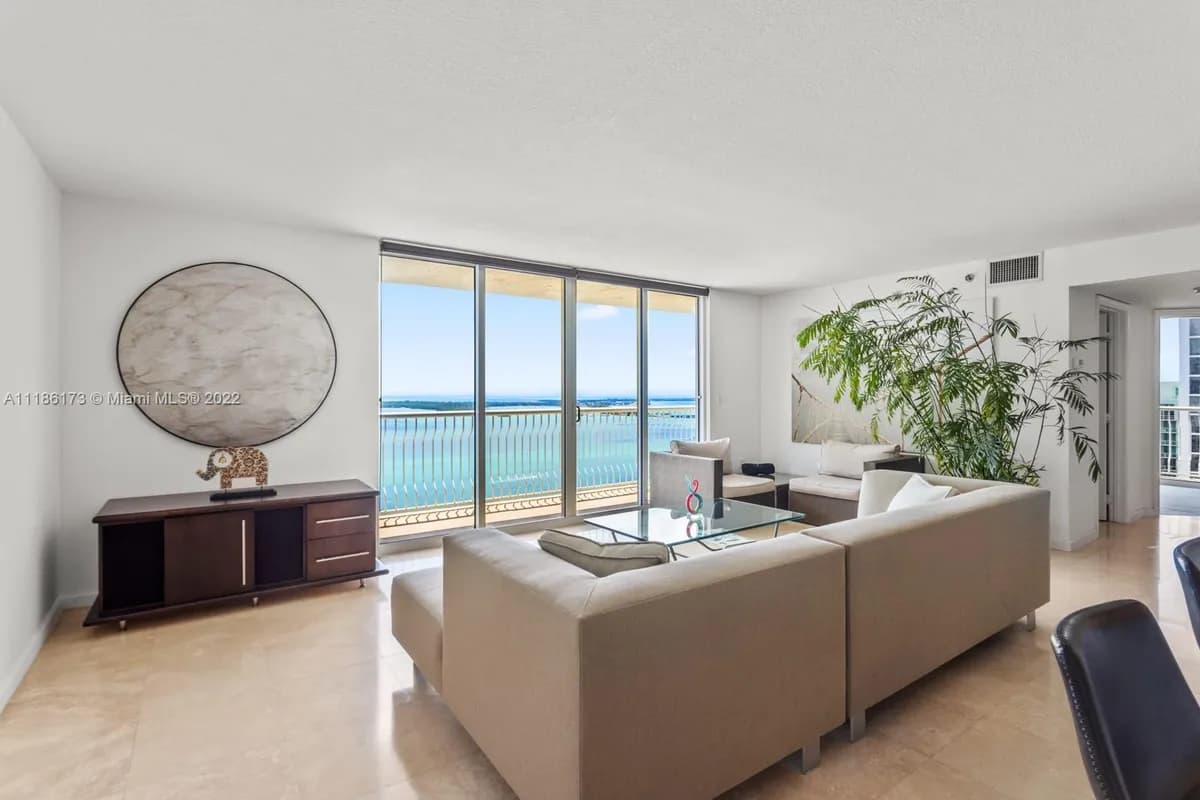 1200 Brickell Bay Dr # 3201, Miami FL 33131