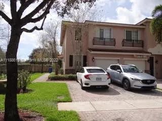 294 Las Brisas Cir, Sunrise FL 33326