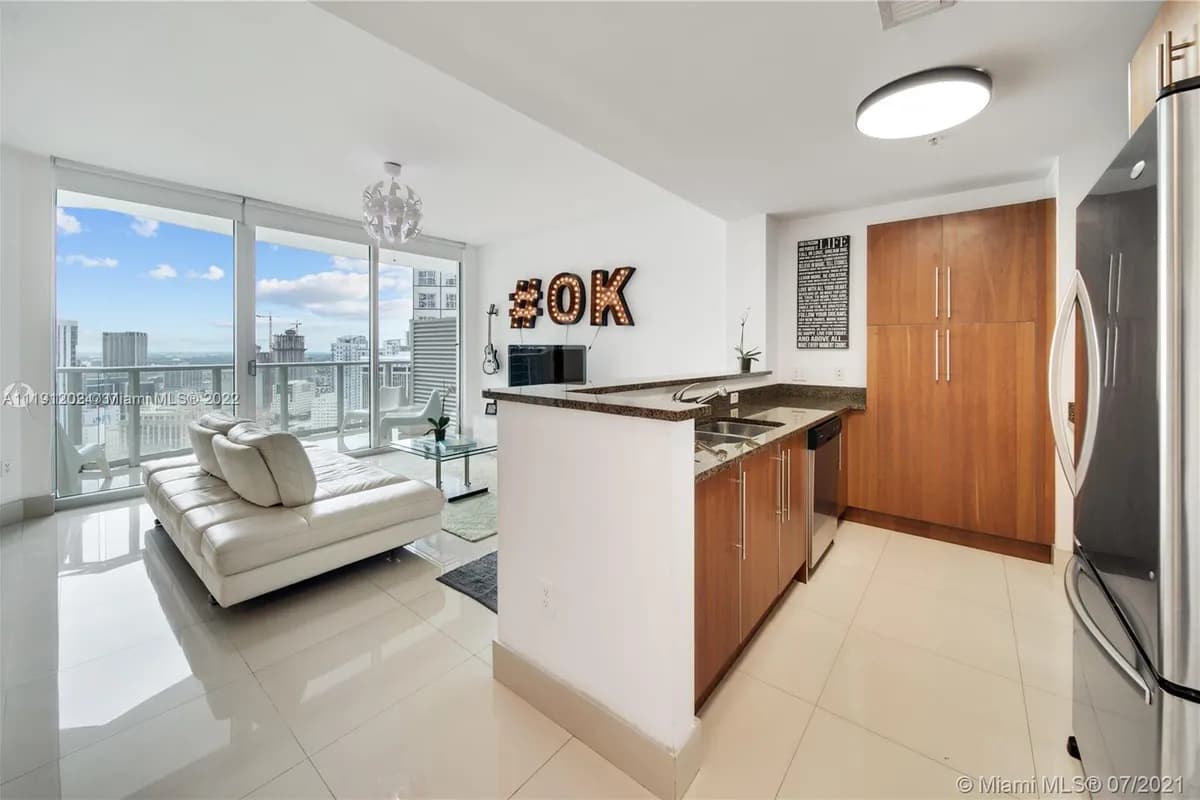 300 S Biscayne Blvd # 3605, Miami FL 33131