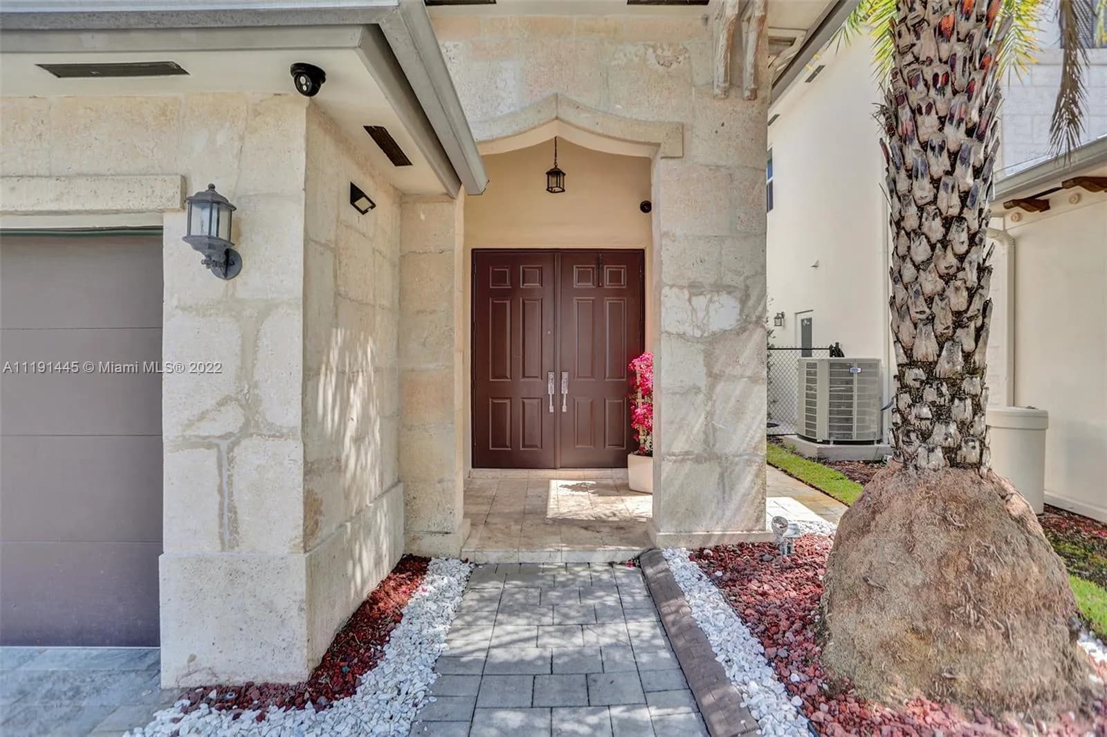 10413 NW 70th Ln, Doral FL 33178