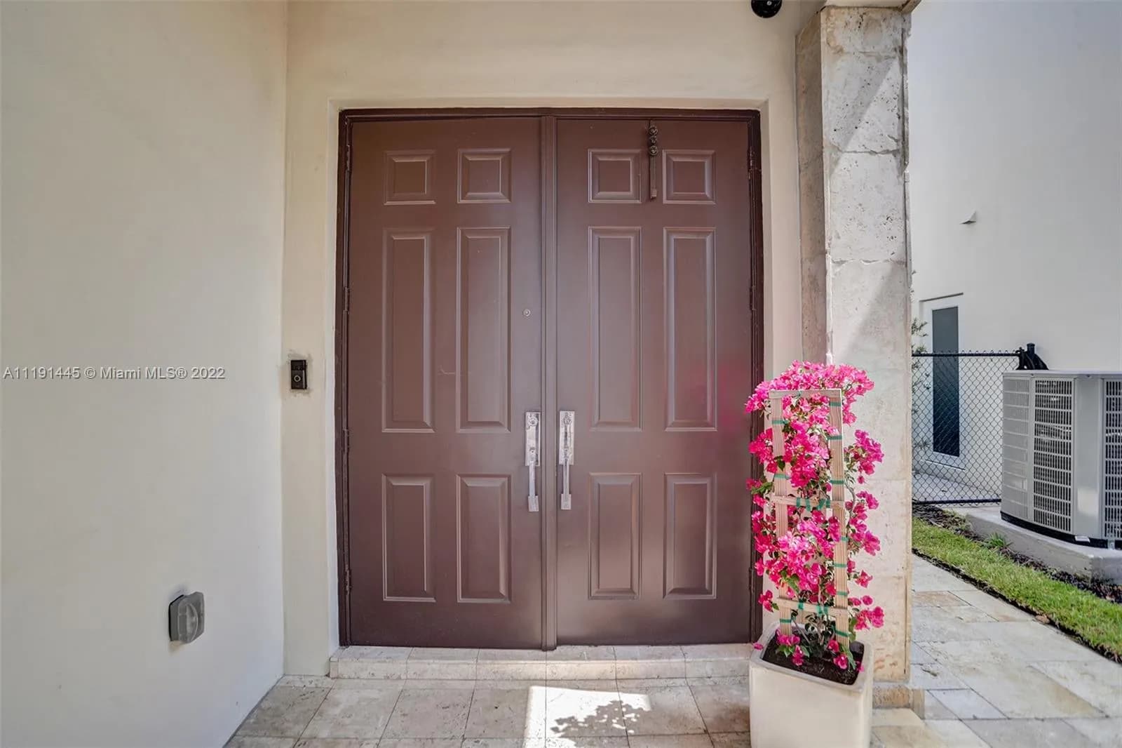 10413 NW 70th Ln, Doral FL 33178