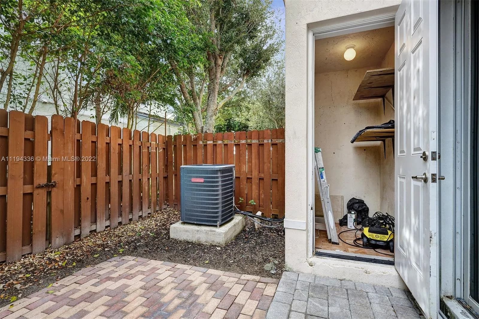 153 SE 28th Pl, Homestead FL 33033