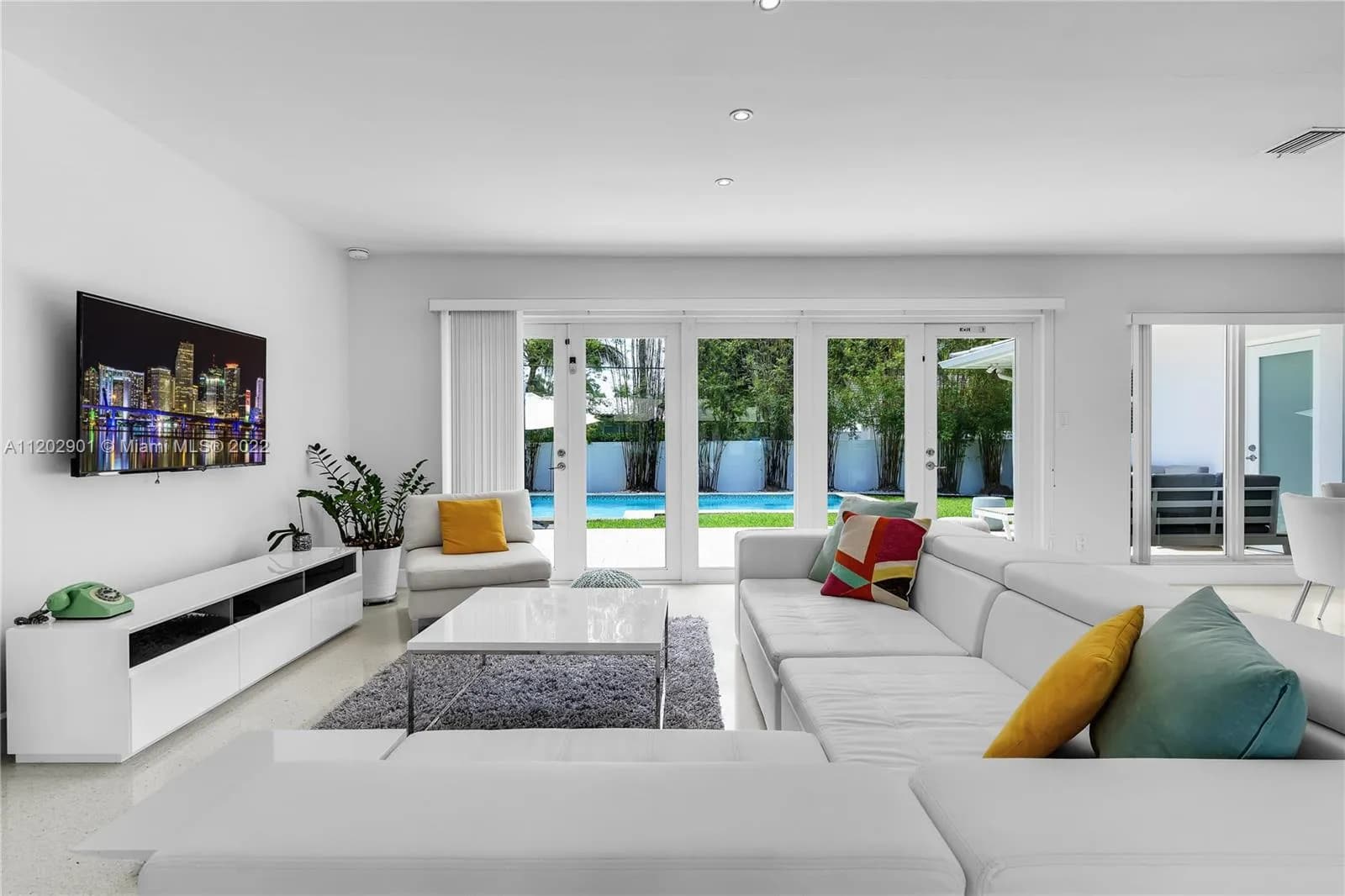 952 Hollywood Blvd, Hollywood FL 33019