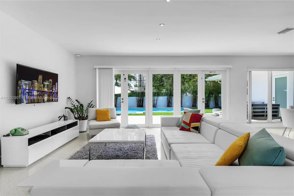 952 Hollywood Blvd, Hollywood FL 33019