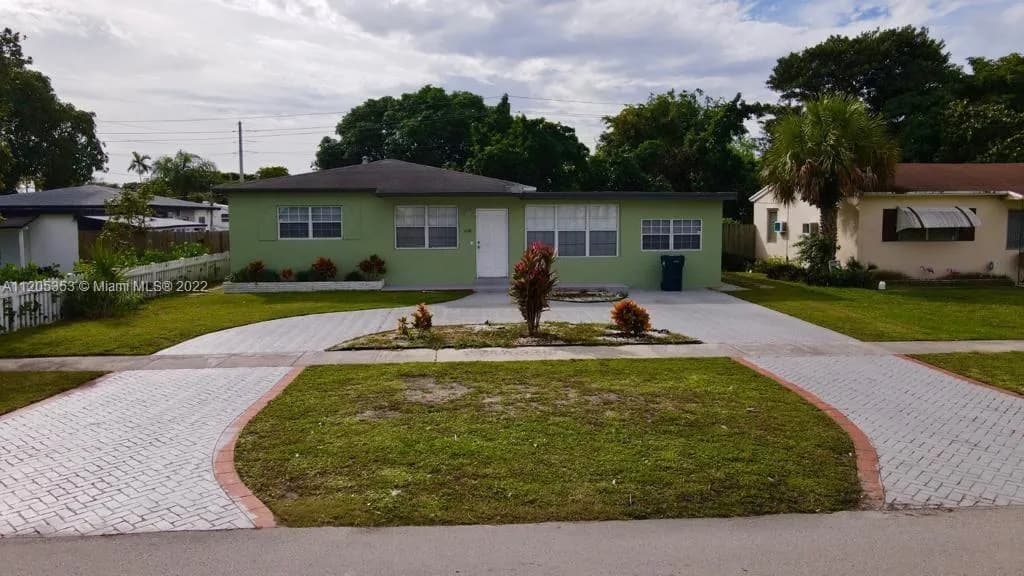 3 bedroom 2 bath for sale at 1290 NE 162nd St, North Miami Beach FL 33162