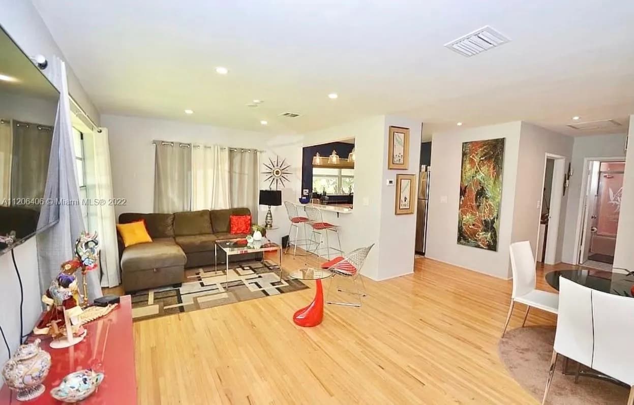 517 S 19th Ave, Hollywood FL 33020