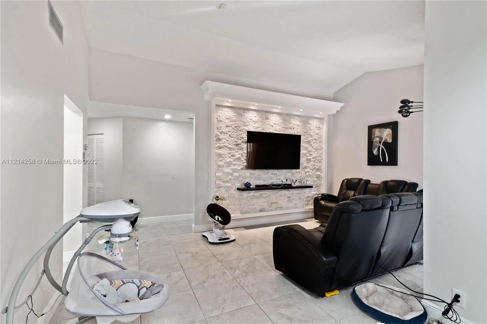 17053 NW 60th Pl # 17053, Hialeah FL 33015