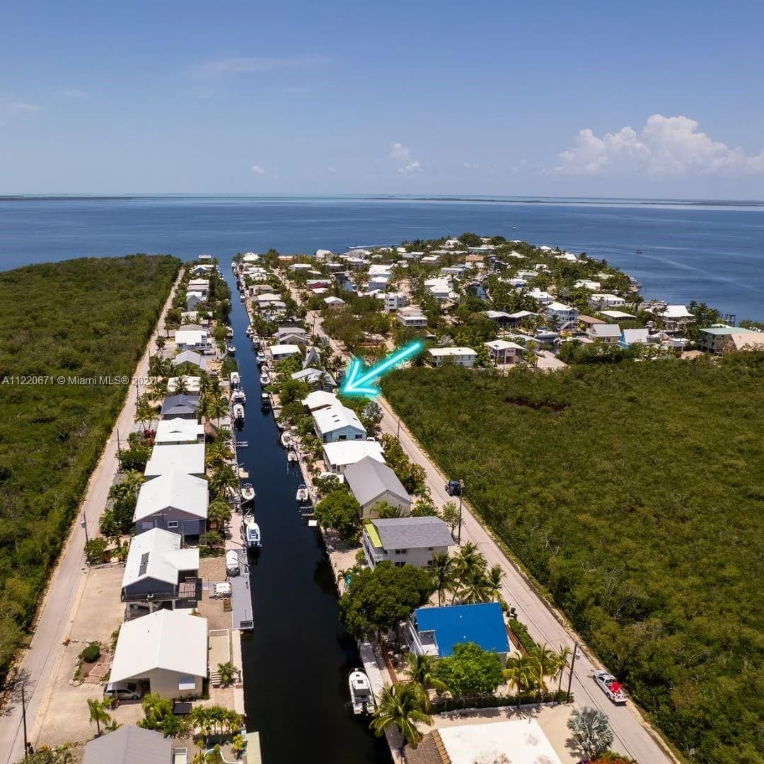 25 N Blackwater Ln, Key Largo FL 33037