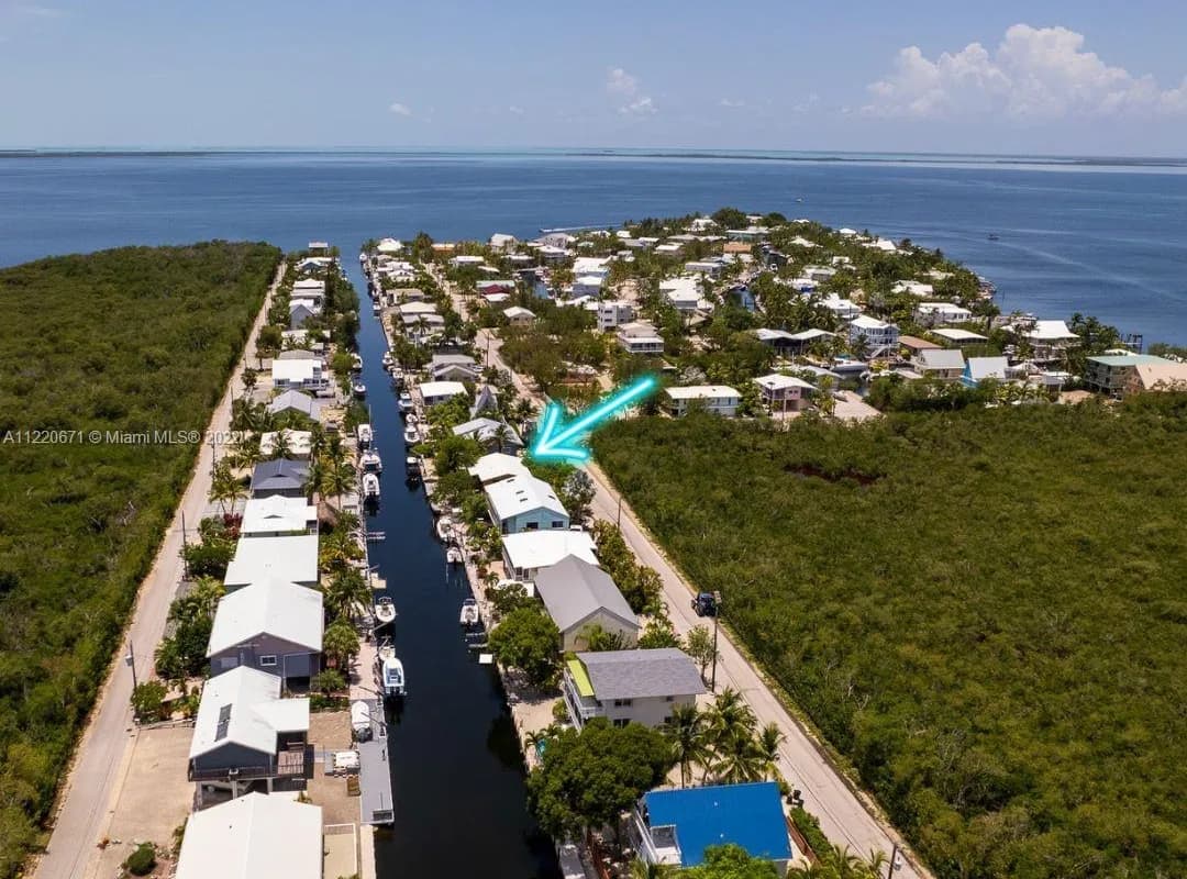 25 N Blackwater Ln, Key Largo FL 33037