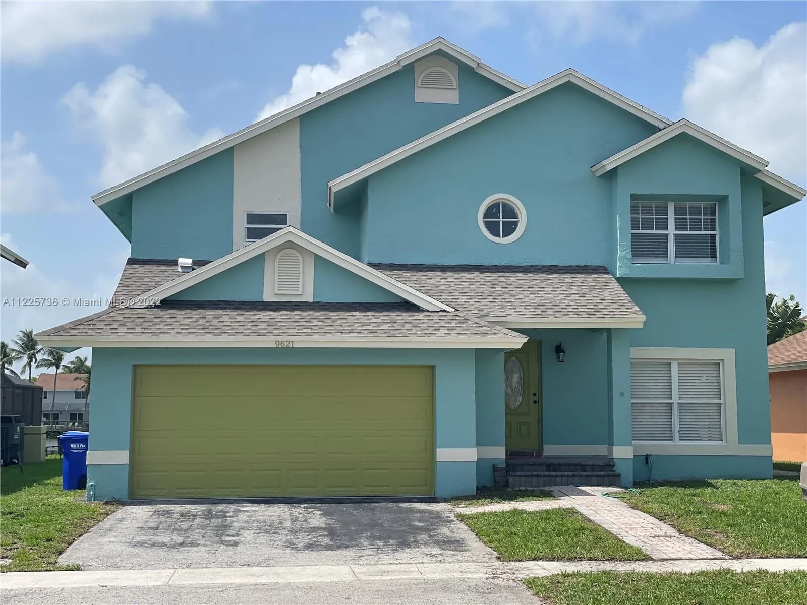 9621 SW 11th St, Pembroke Pines FL 33025