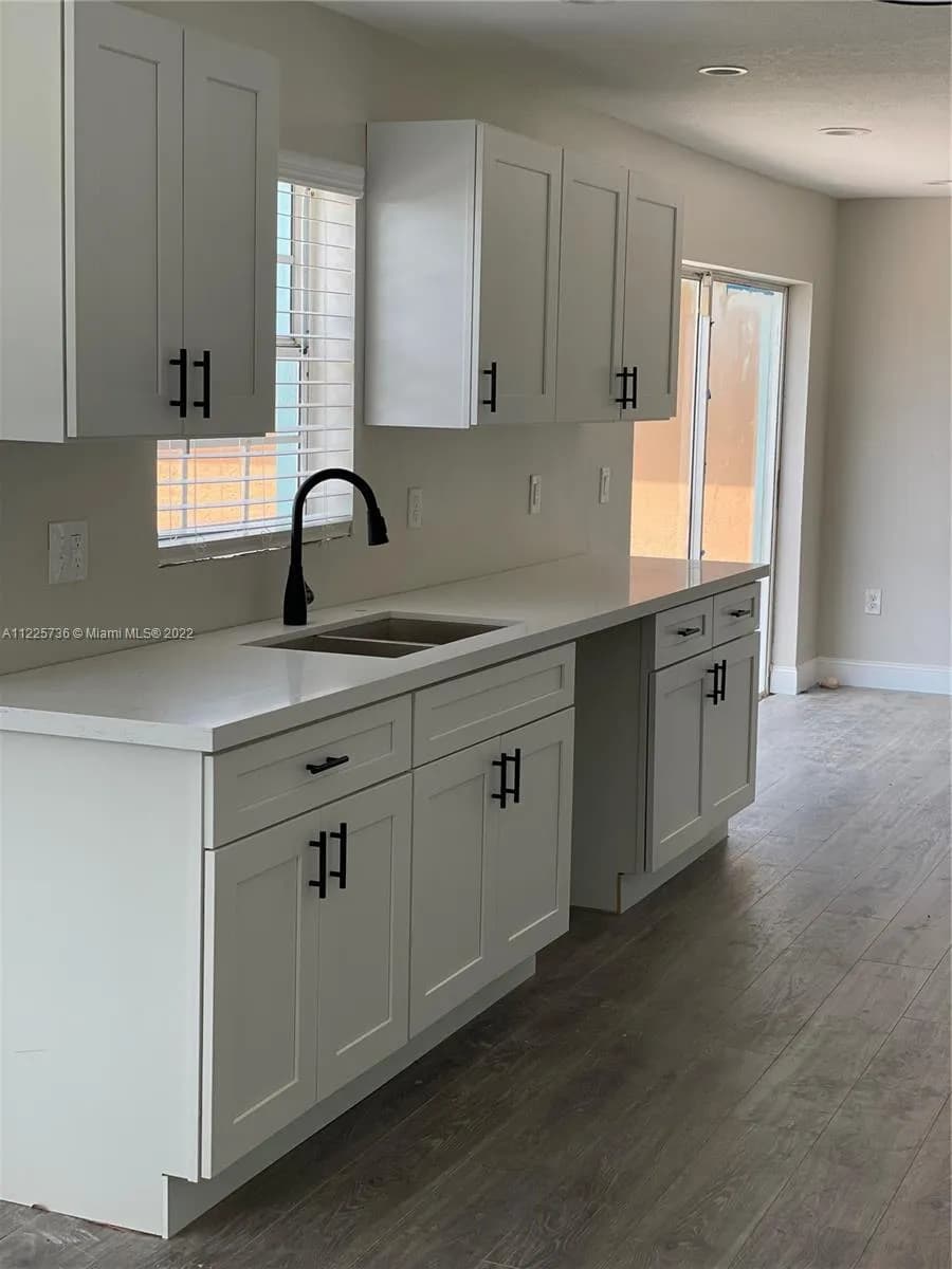 9621 SW 11th St, Pembroke Pines FL 33025