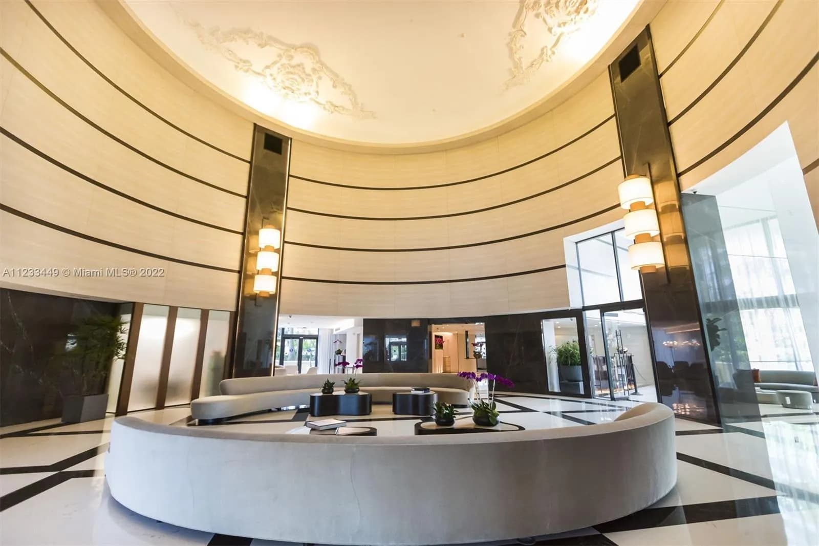 300 S Pointe Dr # 5, Miami Beach FL 33139