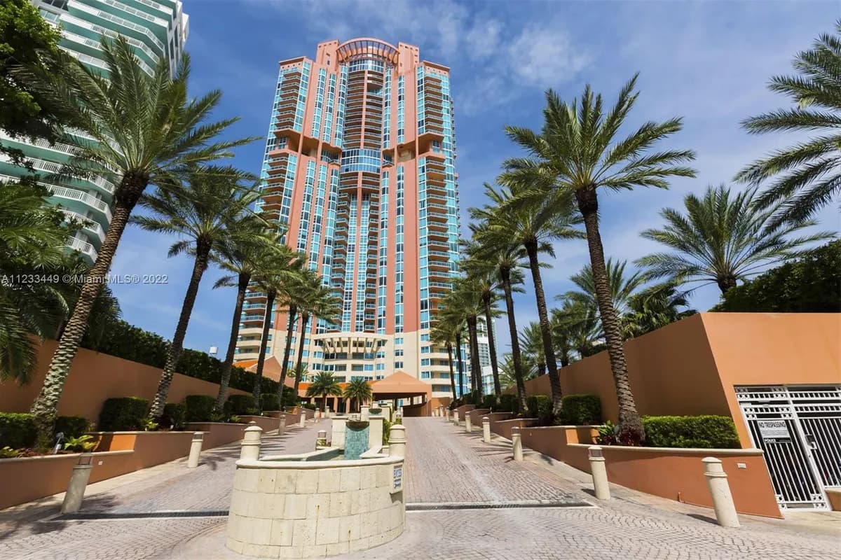 300 S Pointe Dr # 5, Miami Beach FL 33139