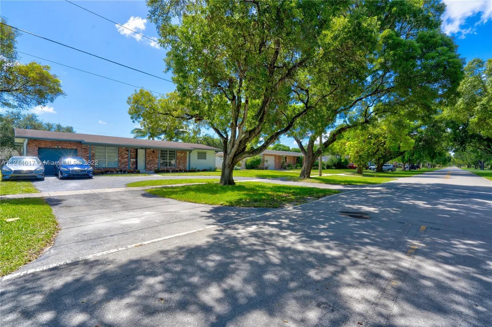 3 bedroom 2 bath for sale at 900 E Acre Dr, Plantation FL 33317