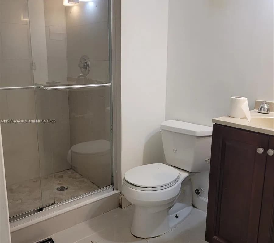 286 Racquet Club Rd # 105, Weston FL 33326