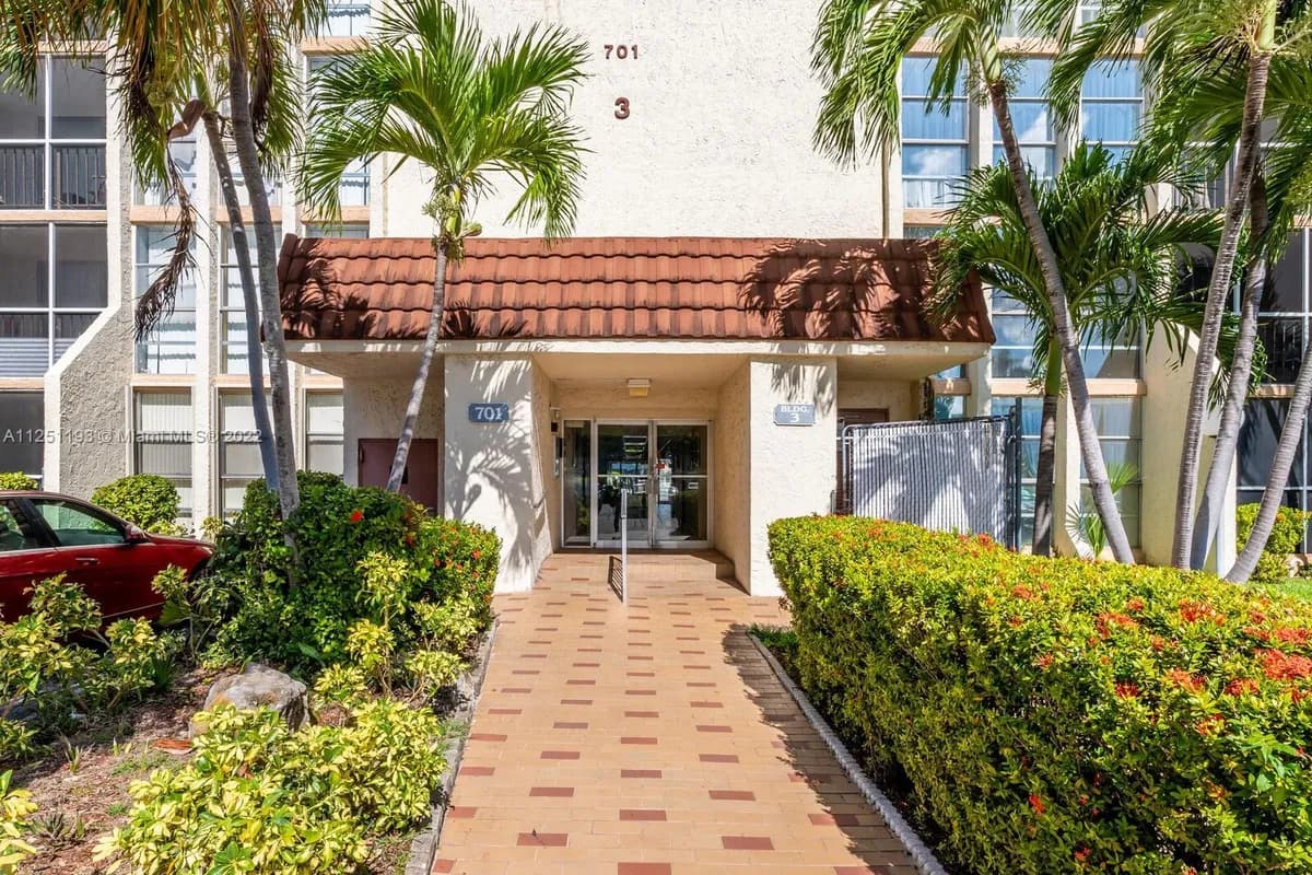 701 Three Islands Blvd # 312, Hallandale Beach FL 33009
